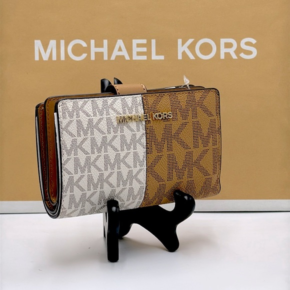 Michael Kors Medium Bifold Signature Logo Wallet Deer Multi Color - Picture 1 of 13